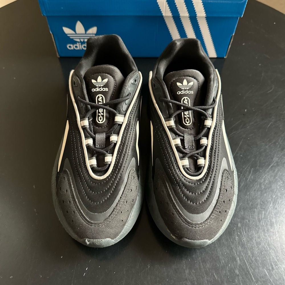 Adidas Ozelia Boys 4 1/2